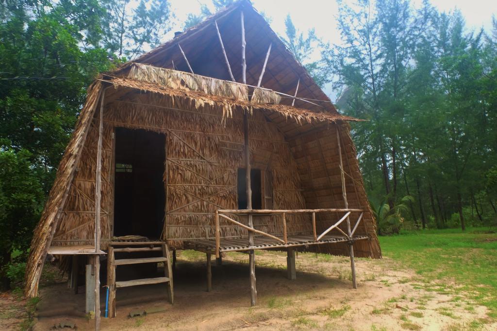 Mr. Chuoi Bar&Hut Hotel Ko Phra Thong Ngoại thất bức ảnh