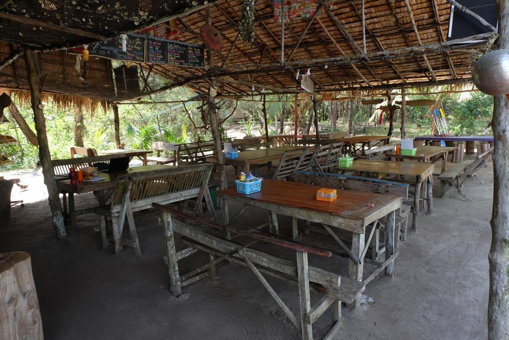 Mr. Chuoi Bar&Hut Hotel Ko Phra Thong Ngoại thất bức ảnh